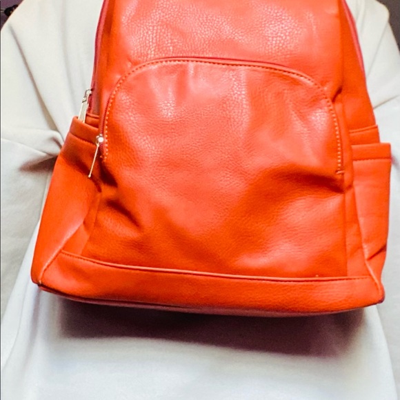 I medium size backpack color orange - Picture 2 of 7